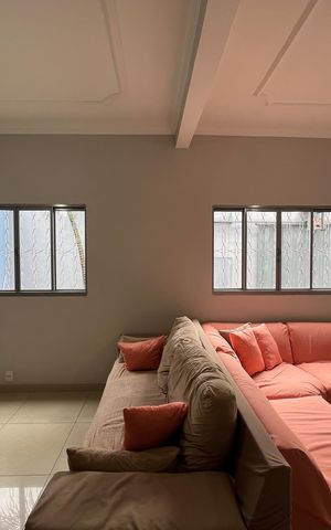 Casa à venda com 280m², 3 quartos e 2 vagas Casa à venda com 280m², 3 quartos e 2 vagasSala