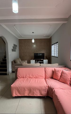 Casa à venda com 280m², 3 quartos e 2 vagas Casa à venda com 280m², 3 quartos e 2 vagasSala