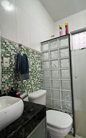 Casa à venda com 280m², 3 quartos e 2 vagas Casa à venda com 280m², 3 quartos e 2 vagasBanheiro Social
