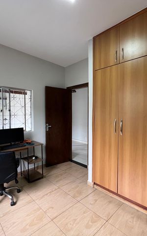 Casa à venda com 280m², 3 quartos e 2 vagas Casa à venda com 280m², 3 quartos e 2 vagasQuarto 1