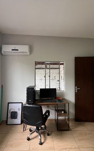 Casa à venda com 280m², 3 quartos e 2 vagas Casa à venda com 280m², 3 quartos e 2 vagasQuarto 1
