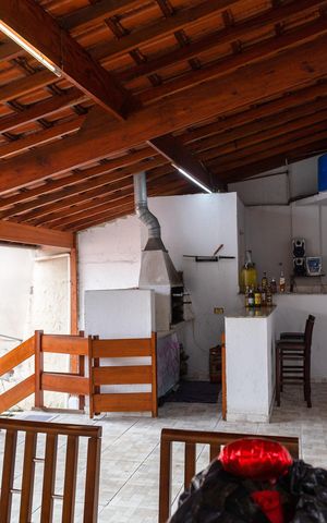 Casa à venda com 249m², 3 quartos e 4 vagasÁrea gourmet e área de serviço