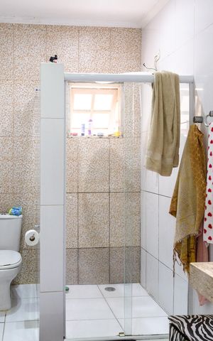 Casa à venda com 249m², 3 quartos e 4 vagasBanheiro social 1