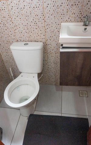 Casa à venda com 150m², 2 quartos e 2 vagas Casa à venda com 150m², 2 quartos e 2 vagasLavabo