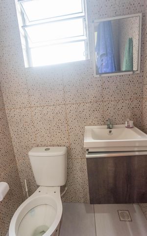 Casa à venda com 150m², 2 quartos e 2 vagas Casa à venda com 150m², 2 quartos e 2 vagasLavabo