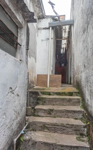Casa à venda com 150m², 2 quartos e 2 vagas Casa à venda com 150m², 2 quartos e 2 vagasEntrada