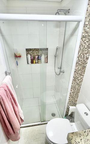 Apartamento à venda com 52m², 2 quartos e 1 vaga Apartamento à venda com 52m², 2 quartos e 1 vagaBanheiro