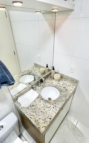 Apartamento à venda com 52m², 2 quartos e 1 vaga Apartamento à venda com 52m², 2 quartos e 1 vagaBanheiro