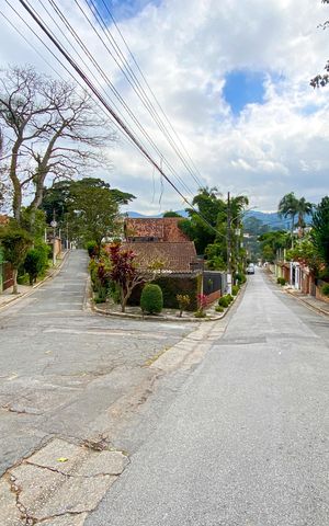 Casa de condomínio à venda com 241m², 3 quartos e 3 vagas Casa de condomínio à venda com 241m², 3 quartos e 3 vagasVista da Rua