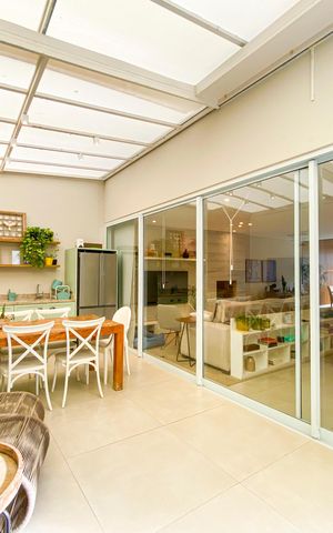 Casa de condomínio à venda com 241m², 3 quartos e 3 vagas Casa de condomínio à venda com 241m², 3 quartos e 3 vagasQuintal Gourmet