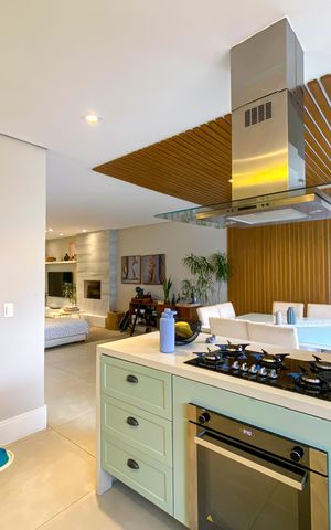 Casa de condomínio à venda com 241m², 3 quartos e 3 vagas Casa de condomínio à venda com 241m², 3 quartos e 3 vagasCozinha
