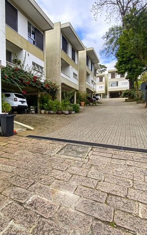Casa de condomínio à venda com 241m², 3 quartos e 3 vagas Casa de condomínio à venda com 241m², 3 quartos e 3 vagasÁrea comum