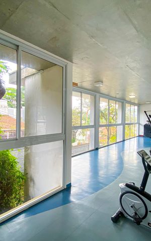 Casa de condomínio à venda com 241m², 3 quartos e 3 vagas Casa de condomínio à venda com 241m², 3 quartos e 3 vagasÁrea comum - Academia