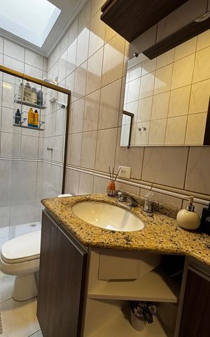 Casa à venda com 225m², 3 quartos e 4 vagasBanheiro