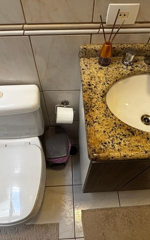 Casa à venda com 225m², 3 quartos e 4 vagasBanheiro