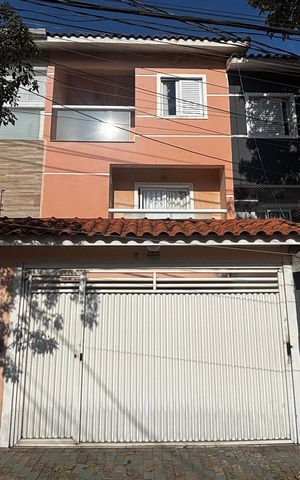 Casa à venda com 225m², 3 quartos e 4 vagasFachada