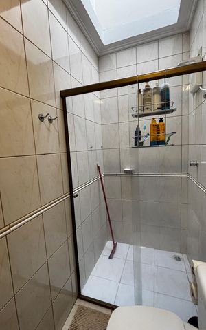 Casa à venda com 225m², 3 quartos e 4 vagasBanheiro