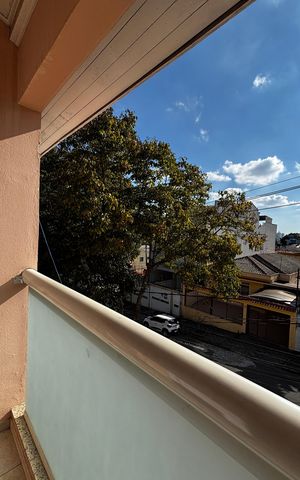 Casa à venda com 225m², 3 quartos e 4 vagasQuarto 2 Varanda