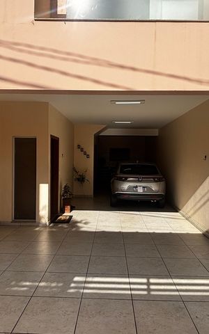 Casa à venda com 225m², 3 quartos e 4 vagasGaragem