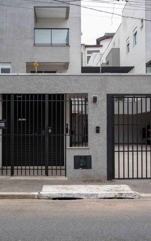 Casa para alugar com 98m², 2 quartos e 2 vagasFachada