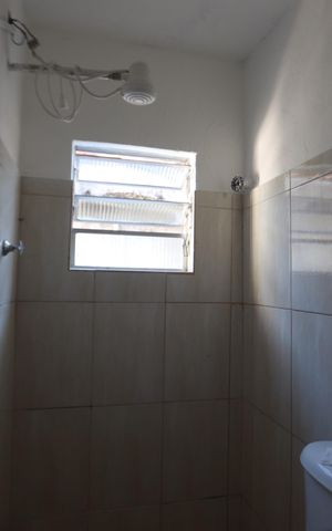 Casa para alugar com 70m², 2 quartos e sem vagaBanheiro