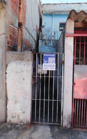Casa para alugar com 70m², 2 quartos e sem vagaFachada