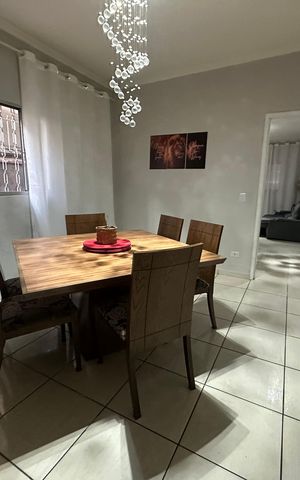 Casa à venda com 140m², 3 quartos e 2 vagas Casa à venda com 140m², 3 quartos e 2 vagasSala de Jantar