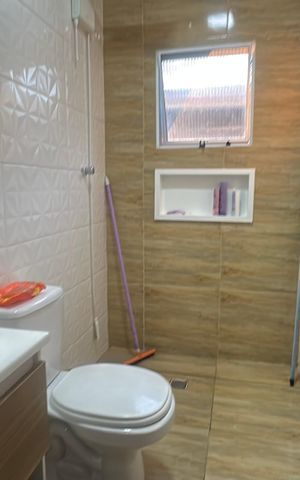 Casa à venda com 140m², 3 quartos e 2 vagas Casa à venda com 140m², 3 quartos e 2 vagasBanheiro 2