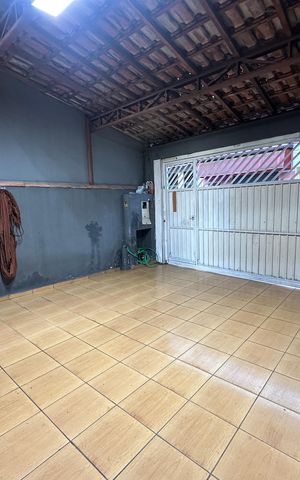 Casa à venda com 140m², 3 quartos e 2 vagas Casa à venda com 140m², 3 quartos e 2 vagasGaragem