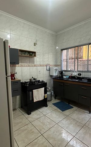 Casa à venda com 140m², 3 quartos e 2 vagas Casa à venda com 140m², 3 quartos e 2 vagasCozinha