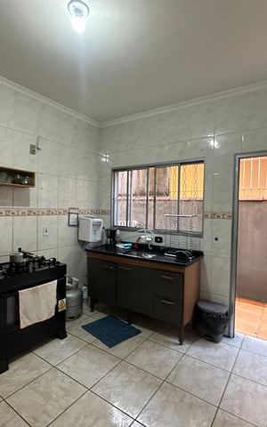 Casa à venda com 140m², 3 quartos e 2 vagas Casa à venda com 140m², 3 quartos e 2 vagasCozinha