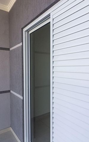 Casa à venda com 99m², 3 quartos e 2 vagas Casa à venda com 99m², 3 quartos e 2 vagasVaranda Quarto 1 - Suíte