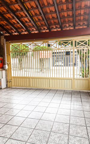 Casa à venda com 220m², 5 quartos e 2 vagas Casa à venda com 220m², 5 quartos e 2 vagasGaragem