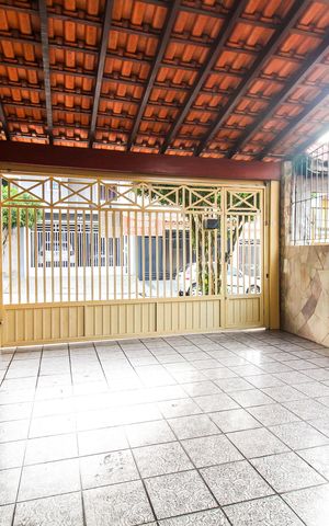 Casa à venda com 220m², 5 quartos e 2 vagas Casa à venda com 220m², 5 quartos e 2 vagasGaragem