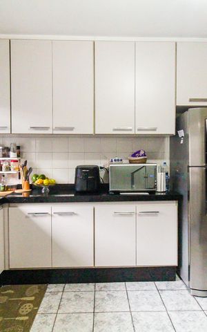 Casa à venda com 220m², 5 quartos e 2 vagas Casa à venda com 220m², 5 quartos e 2 vagasCozinha