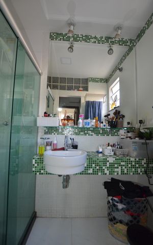 Casa à venda com 272m², 3 quartos e 2 vagasBanheiro da Suíte