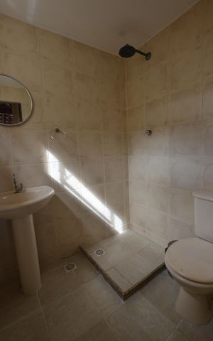 Casa à venda com 272m², 3 quartos e 2 vagasBanheiro de serviço