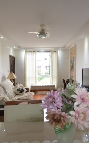 Casa à venda com 272m², 3 quartos e 2 vagasSala