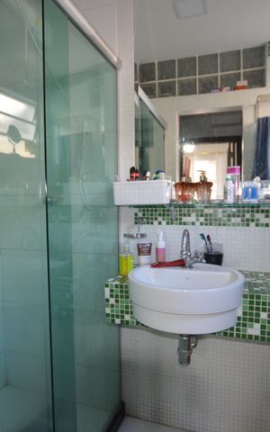 Casa à venda com 272m², 3 quartos e 2 vagasBanheiro da Suíte