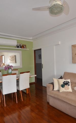 Casa à venda com 272m², 3 quartos e 2 vagasSala