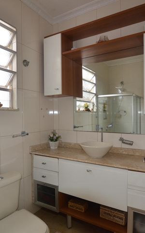 Casa à venda com 272m², 3 quartos e 2 vagasBanheiro Social