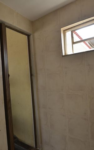 Casa à venda com 272m², 3 quartos e 2 vagasBanheiro de serviço