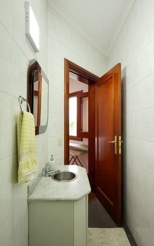 Casa para alugar com 399m², 4 quartos e 4 vagas Casa para alugar com 399m², 4 quartos e 4 vagasBanheiro de serviço