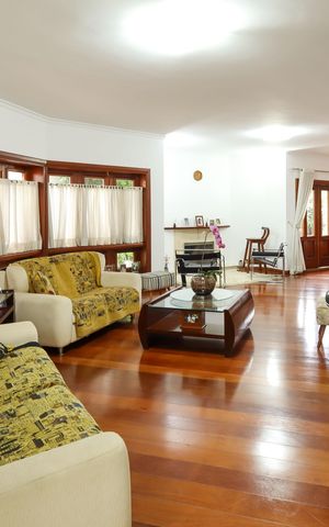 Casa para alugar com 399m², 4 quartos e 4 vagas Casa para alugar com 399m², 4 quartos e 4 vagasSala de estar
