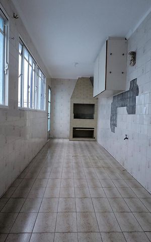 Apartamento à venda com 180m², 3 quartos e sem vaga Apartamento à venda com 180m², 3 quartos e sem vagaChurrasqueira