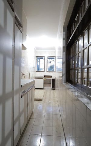 Apartamento à venda com 180m², 3 quartos e sem vaga Apartamento à venda com 180m², 3 quartos e sem vagaÁrea de Serviço