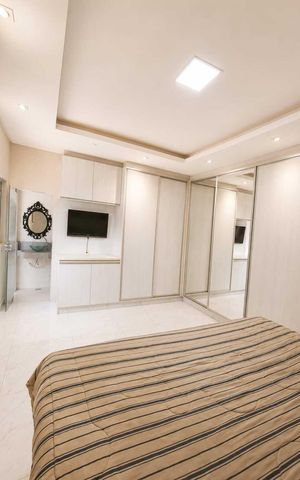 Casa à venda com 220m², 3 quartos e 2 vagas Casa à venda com 220m², 3 quartos e 2 vagasQuarto