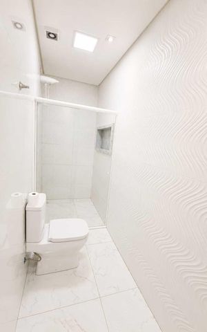 Casa à venda com 220m², 3 quartos e 2 vagas Casa à venda com 220m², 3 quartos e 2 vagasBanheiro
