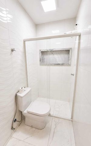 Casa à venda com 220m², 3 quartos e 2 vagas Casa à venda com 220m², 3 quartos e 2 vagasBanheiro