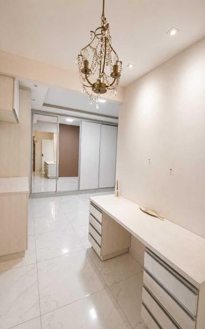 Casa à venda com 220m², 3 quartos e 2 vagas Casa à venda com 220m², 3 quartos e 2 vagasQuarto